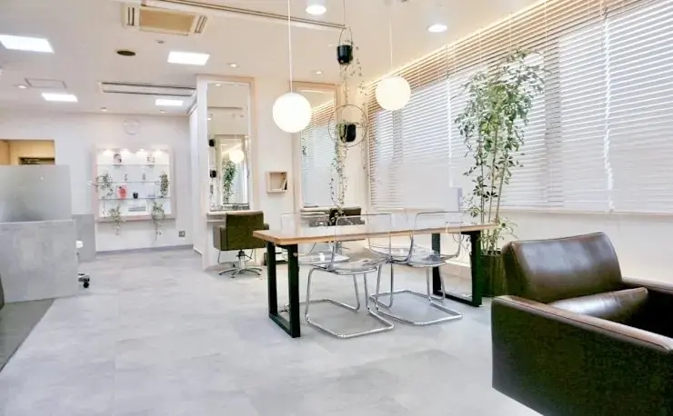Claude MONET川越店の内観・外観2