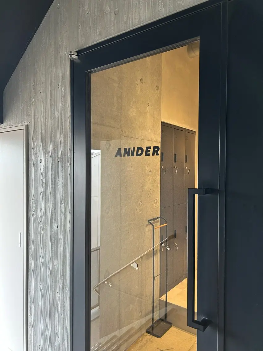 ANNDERの内観・外観2