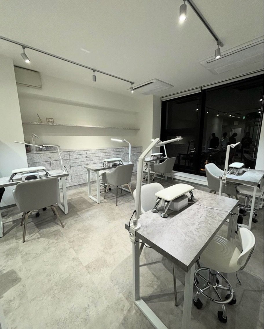 IROHA NAIL 三条河原町店の内観・外観1