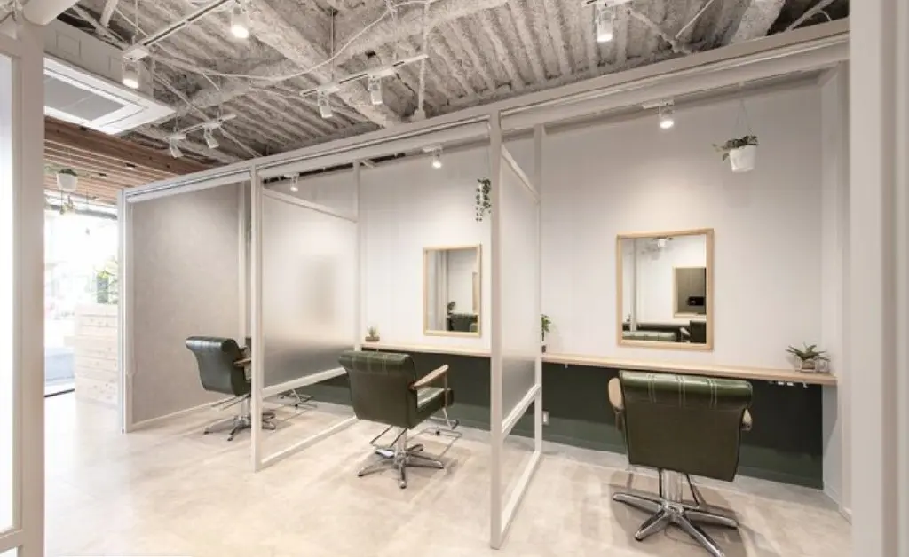 youreshair髪質改善トリートメント&ヘッドスパ新宿EASTの内観・外観3