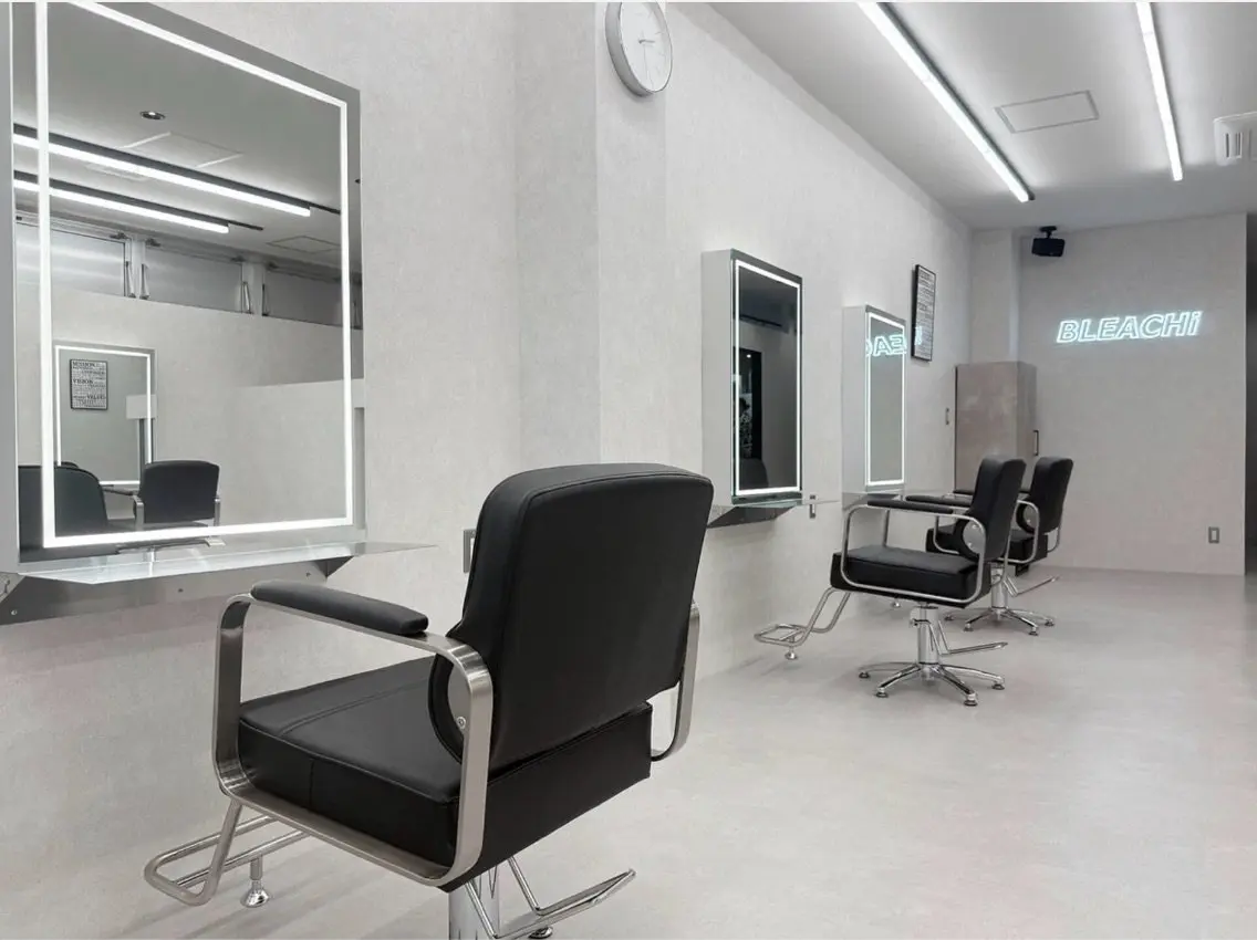 Men's Hair BLEACHiの内観・外観1