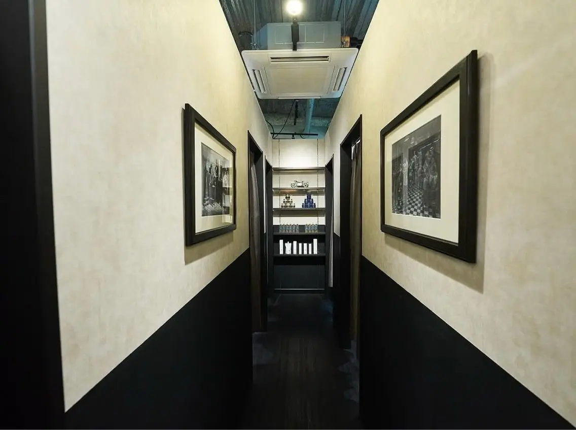 LAVIE NEW STANDARD BARBER 千葉中央店の内観・外観2