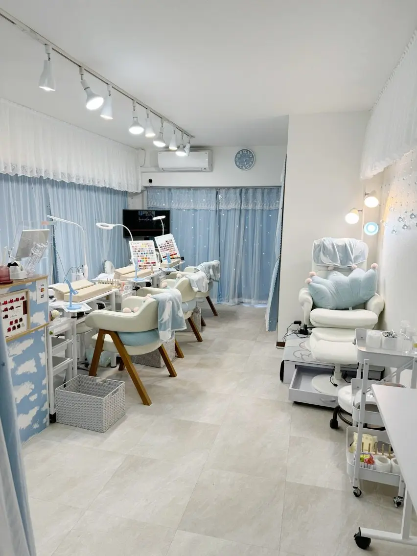 ROKA NAIL サロンの内観・外観1