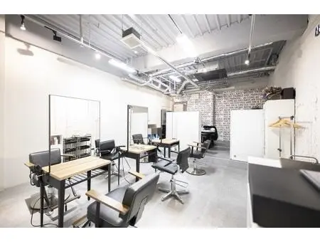 SWAYの内観・外観2