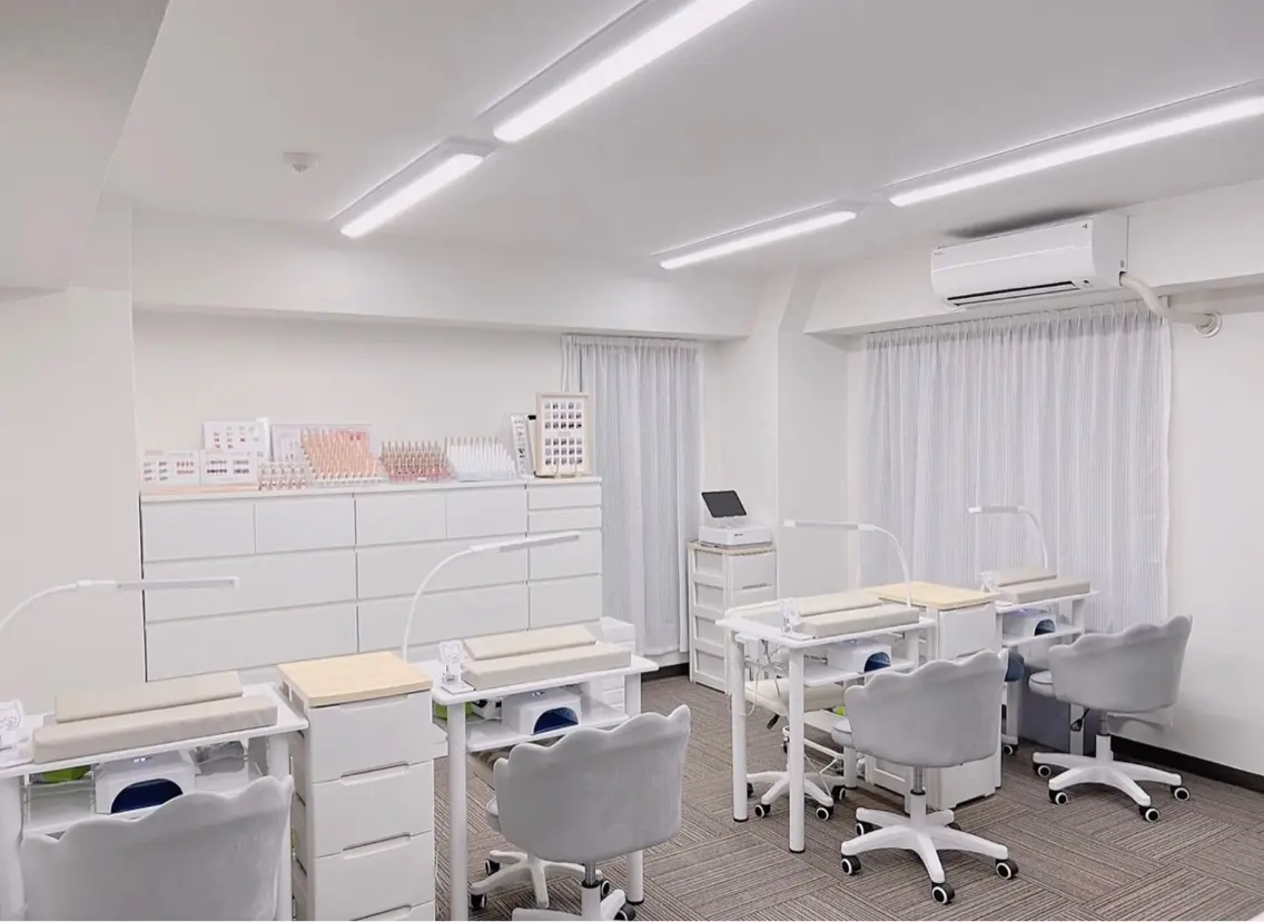 Pinky Nailの内観・外観2