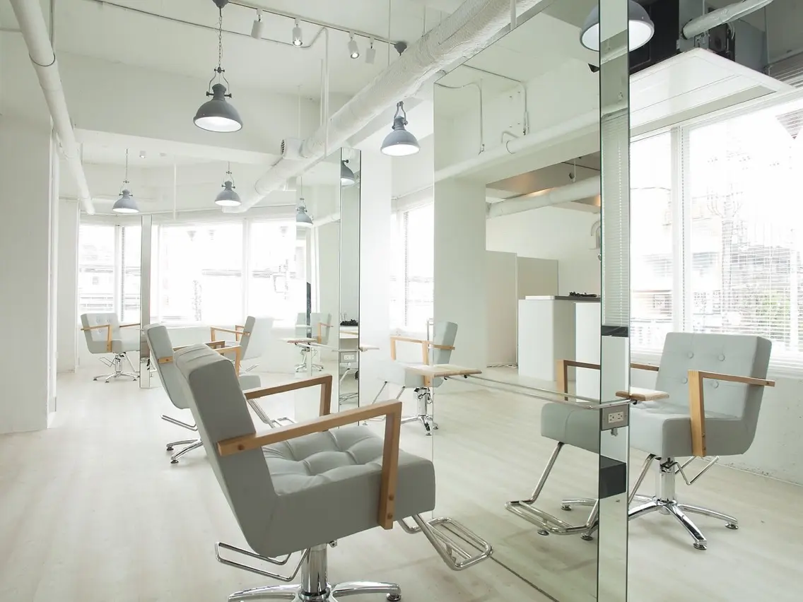 Lana hair salon KOZOJI【ラナヘアーサロン コウゾウジ】の内観・外観2
