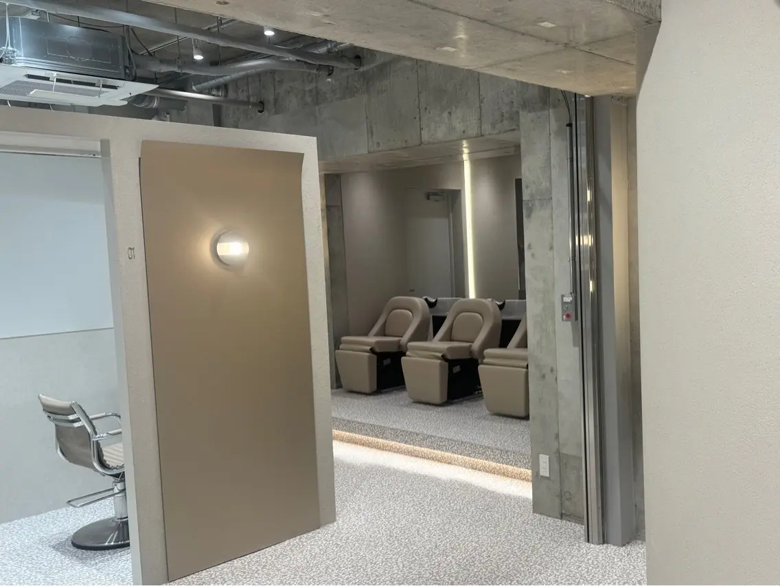 SALOWIN池袋 EAST 3Fの内観・外観2