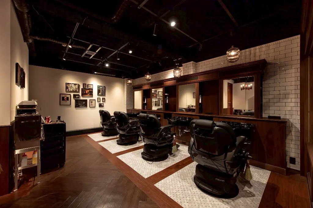 KINGSMAN TOKYO BARBERSHOP 本店の内観・外観2