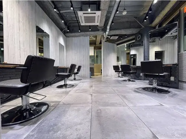 AXY HAIR&MAKE 新宿本店の内観・外観2