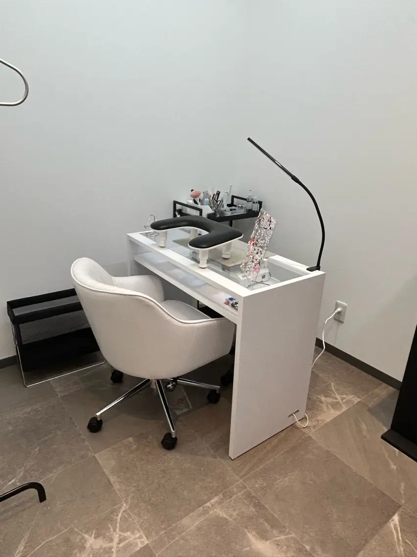 Balena nailの内観・外観2