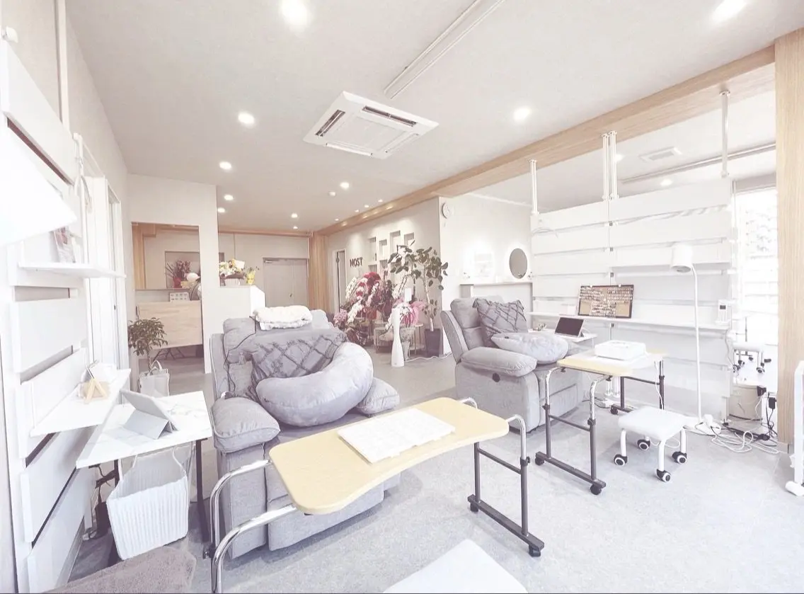 MOSTの内観・外観1