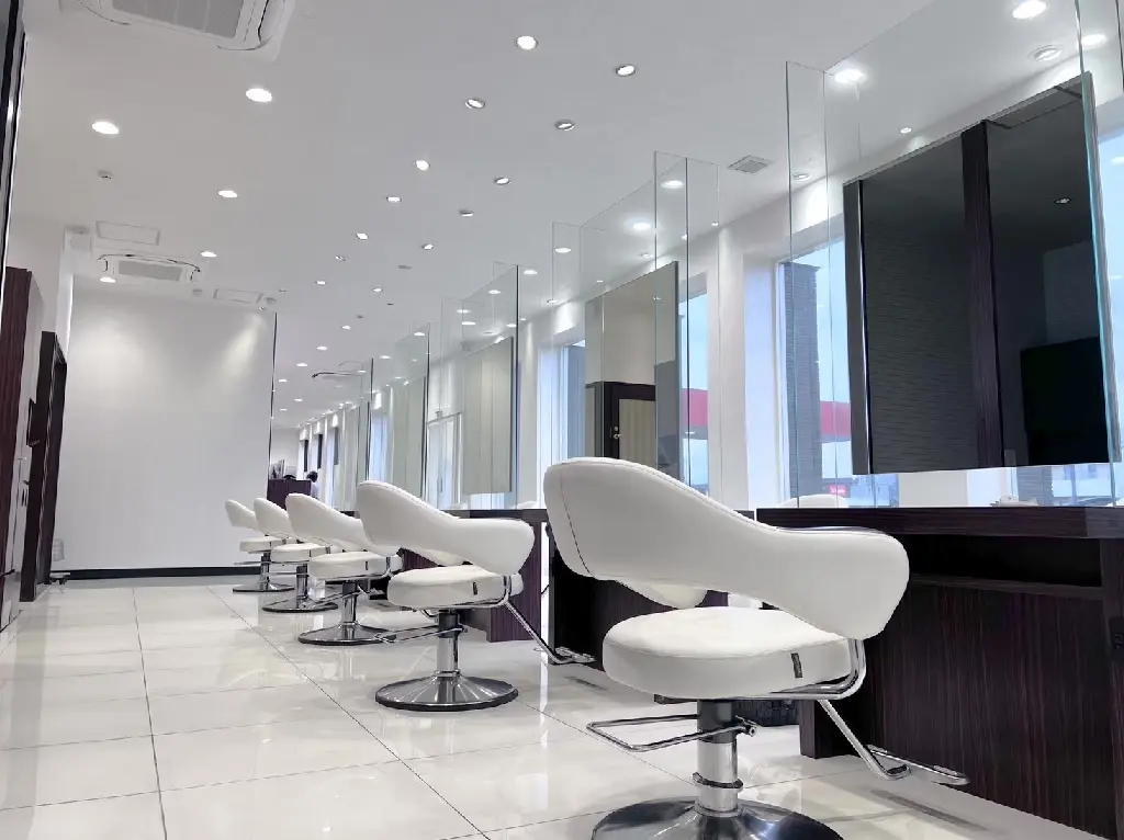 HAIRMAKE EARTH高崎店の内観・外観1