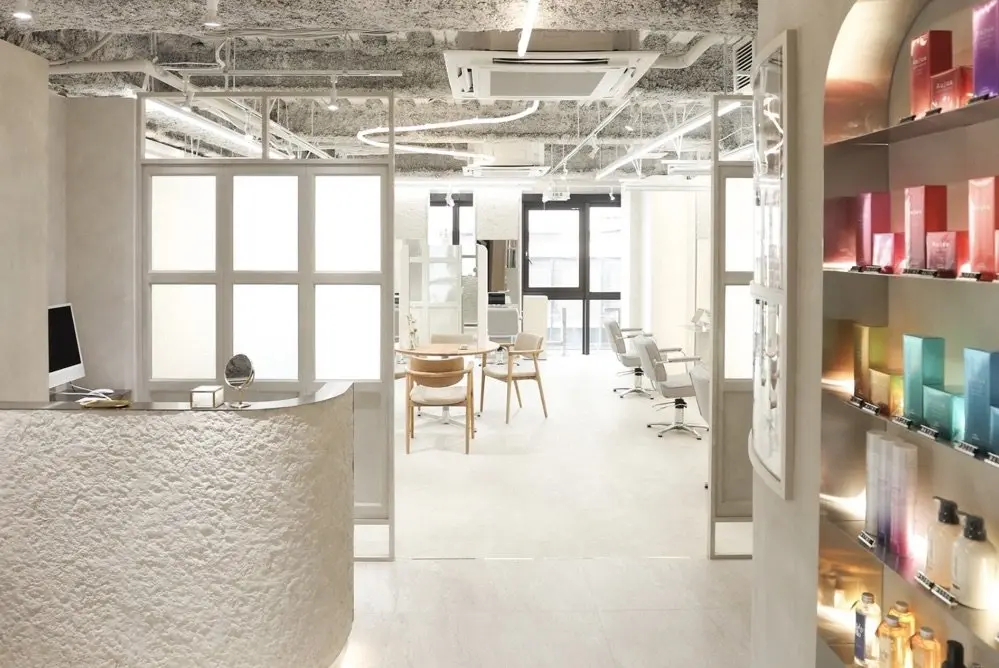 TLUUS 梅田茶屋町店の内観・外観3