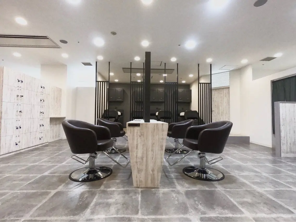 Bonheur 川西店の内観・外観1