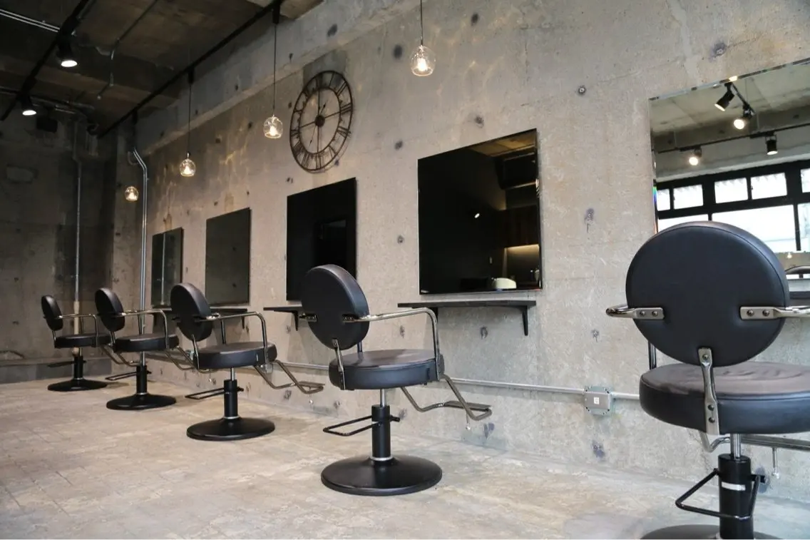 Men's salon RISE TOKYO 新小岩店の内観・外観2