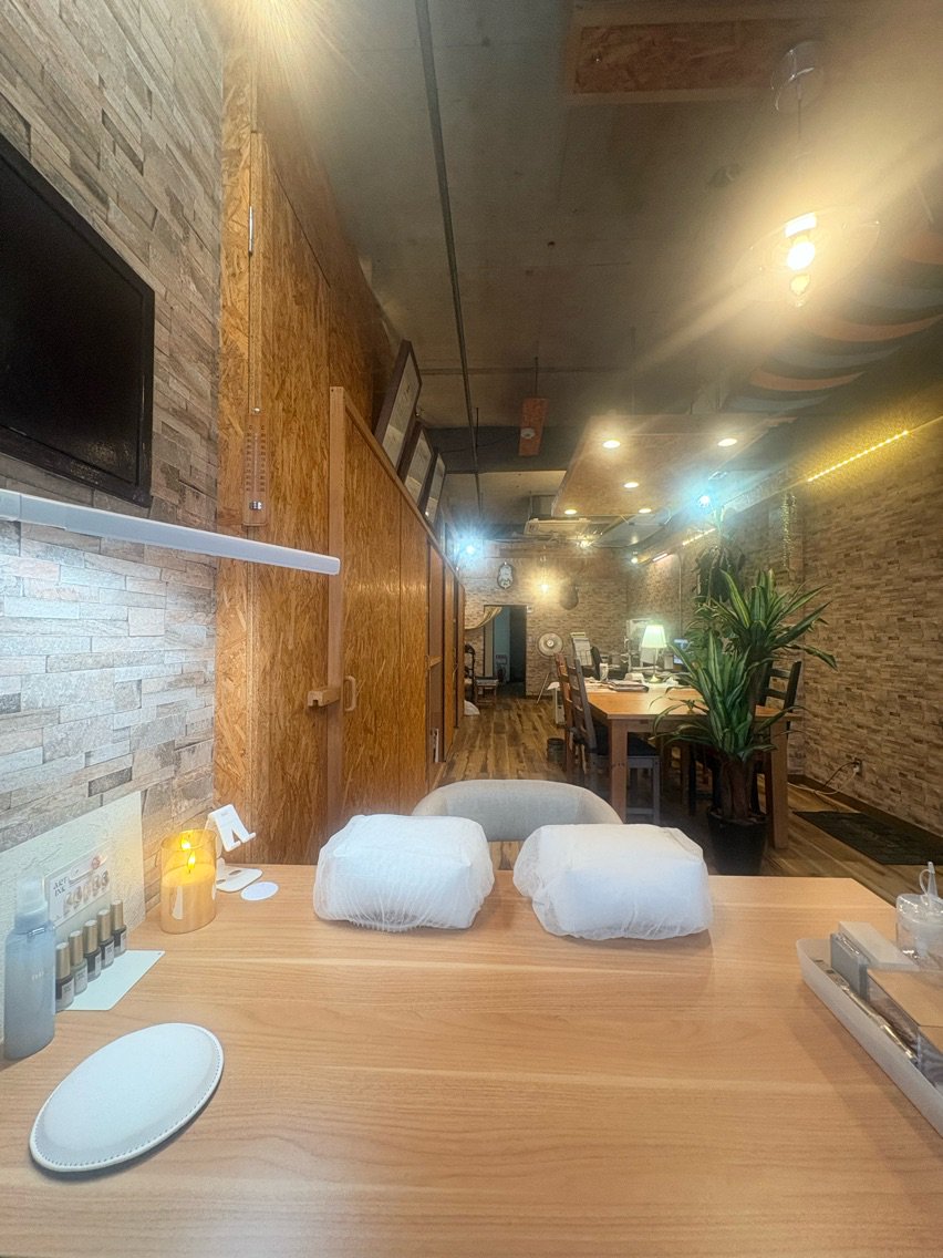 AND.here NAIL門真市駅前店の内観・外観2