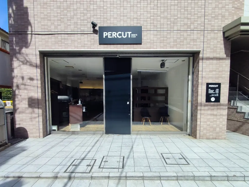 MEN'SHAIR PERCUTの内観・外観1