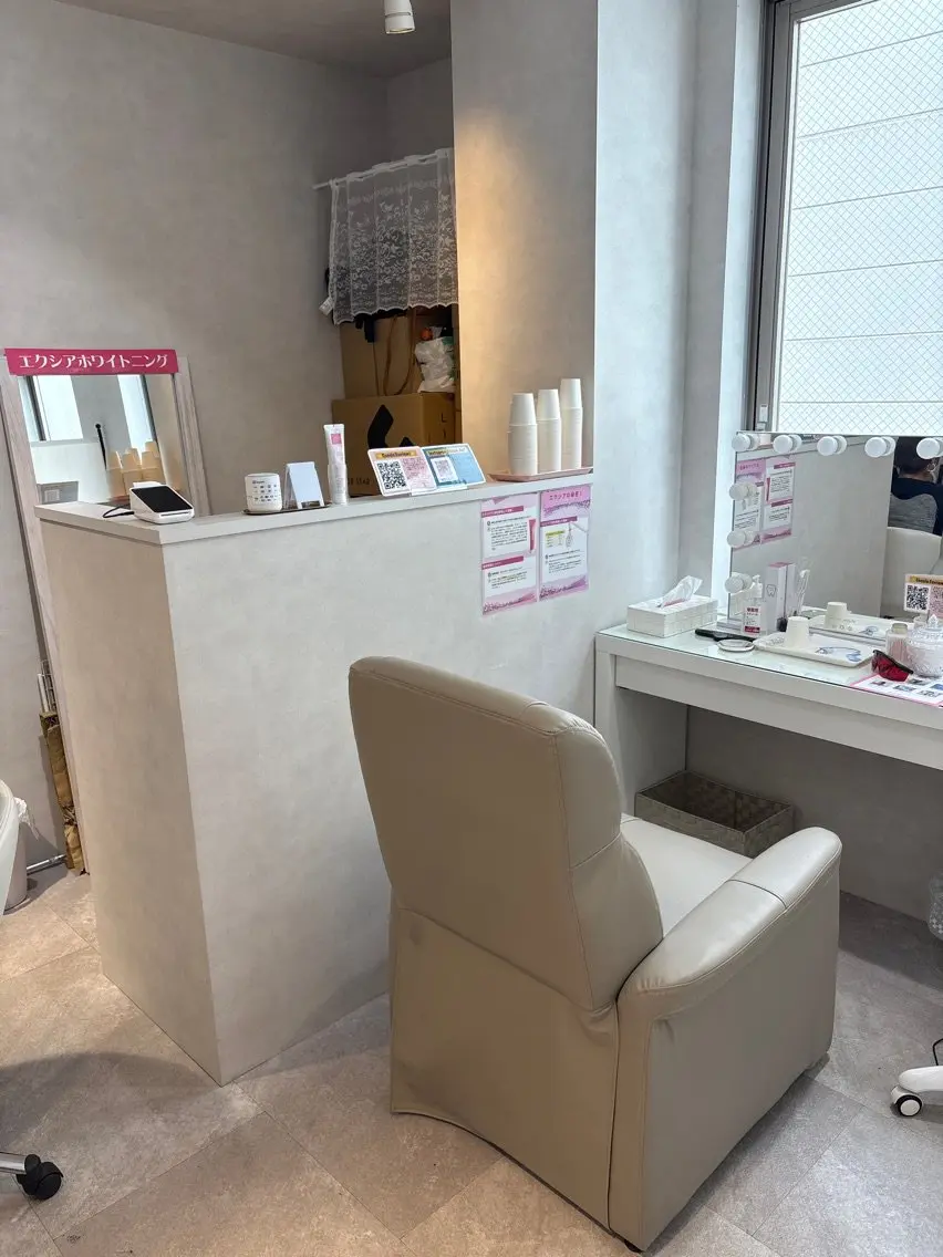エクシアホワイトニング立川南口店の内観・外観1
