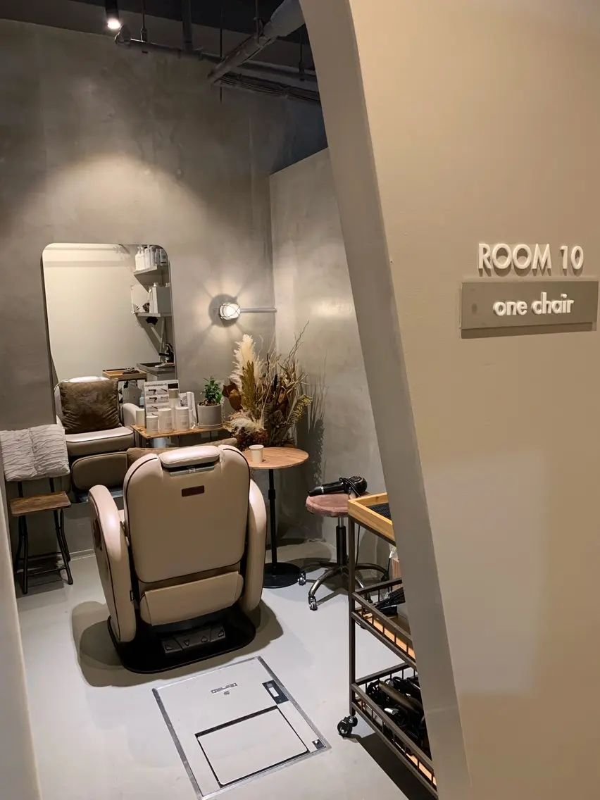 one chairの内観・外観1