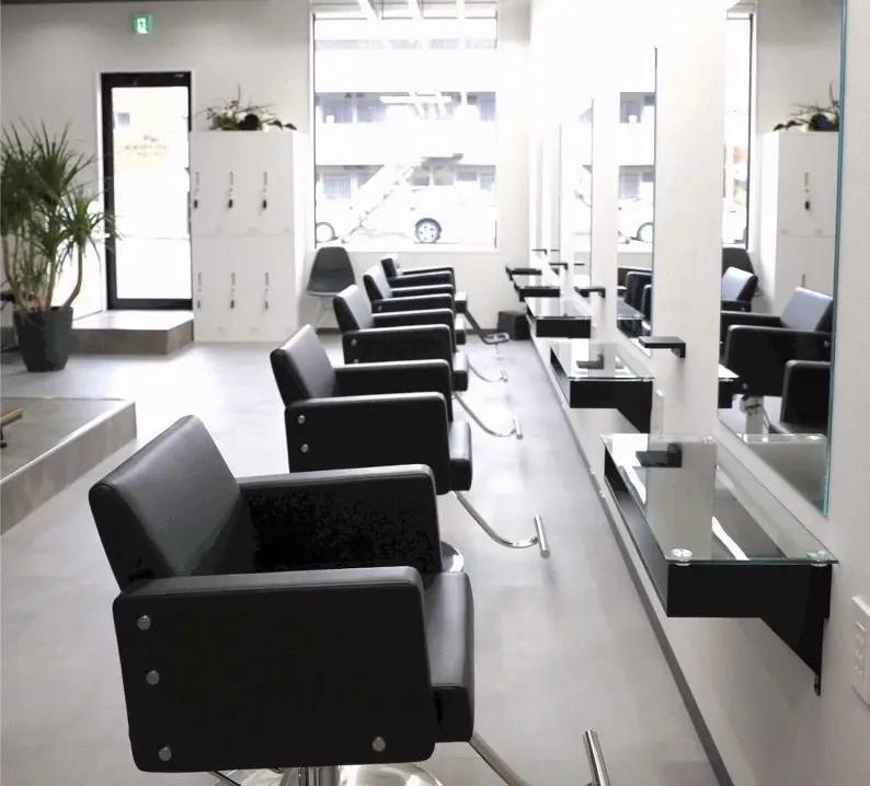 MEN'S SALON HEAD STOCK大和八木店の内観・外観2