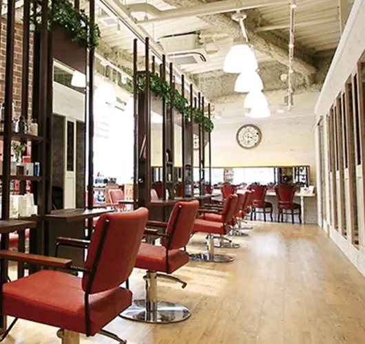 Agu hair iroa【アグ ヘアー イロア】の内観・外観2