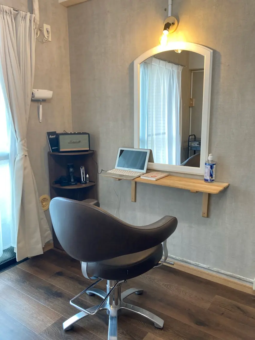 AUTHENTIC private mens hair salonの内観・外観1