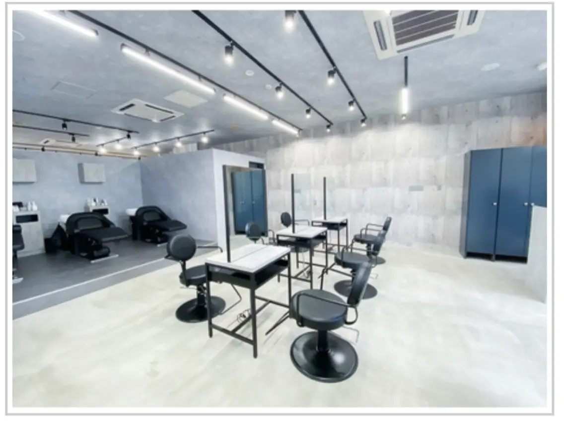 LUXBE LUCE 那覇小禄イオン店の内観・外観1