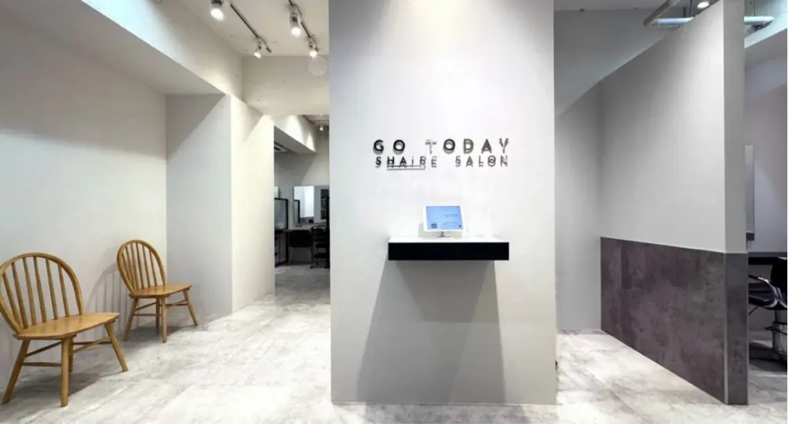 GO TODAY SHAiRE SALON  原宿verno店の内観・外観1