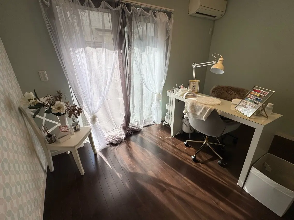 K&R Nailの内観・外観2
