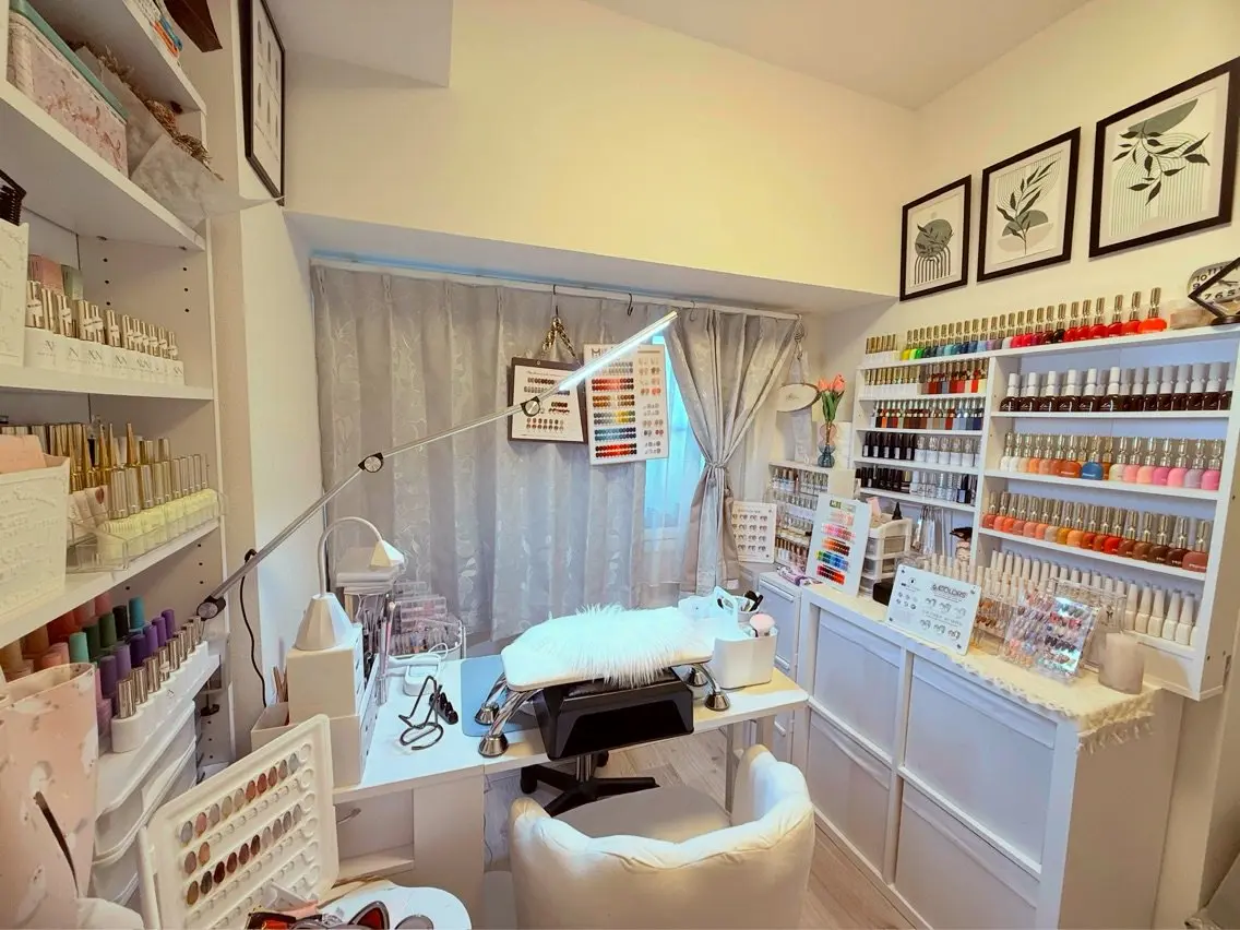 MIRA NAILROOM SALONの内観・外観1