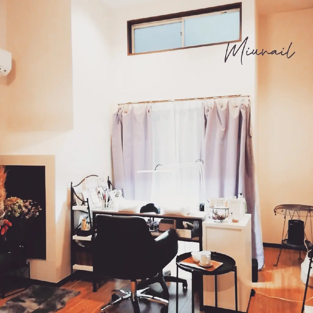 MIU  Nailの内観・外観1