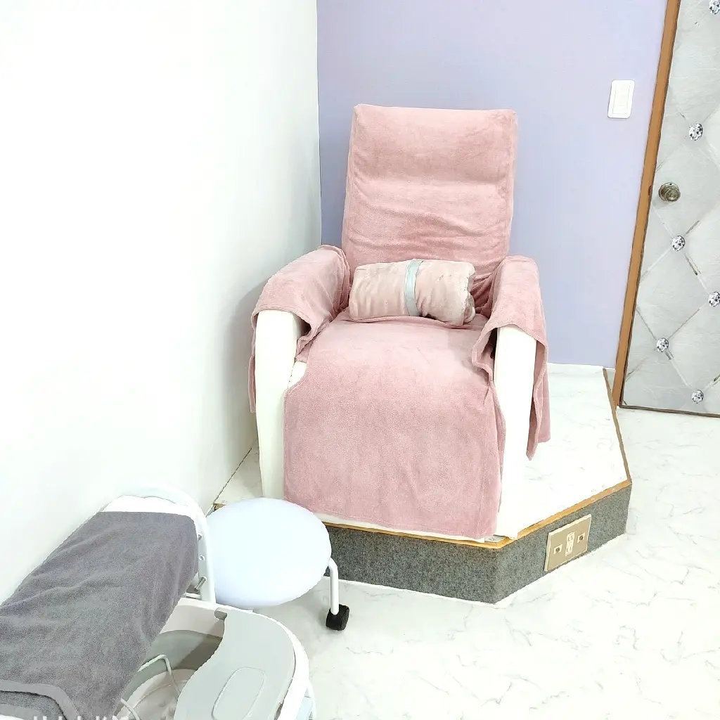 Shine Nailの内観・外観2