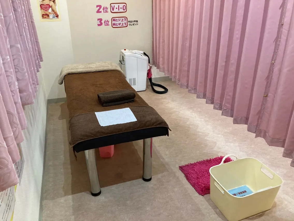脱毛サロンLillian（リリアン）長崎店の内観・外観2