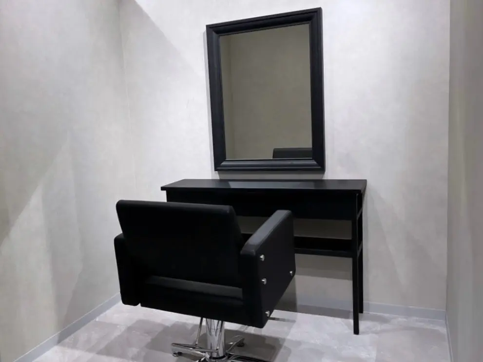 ace share salon 梅田店の内観・外観1
