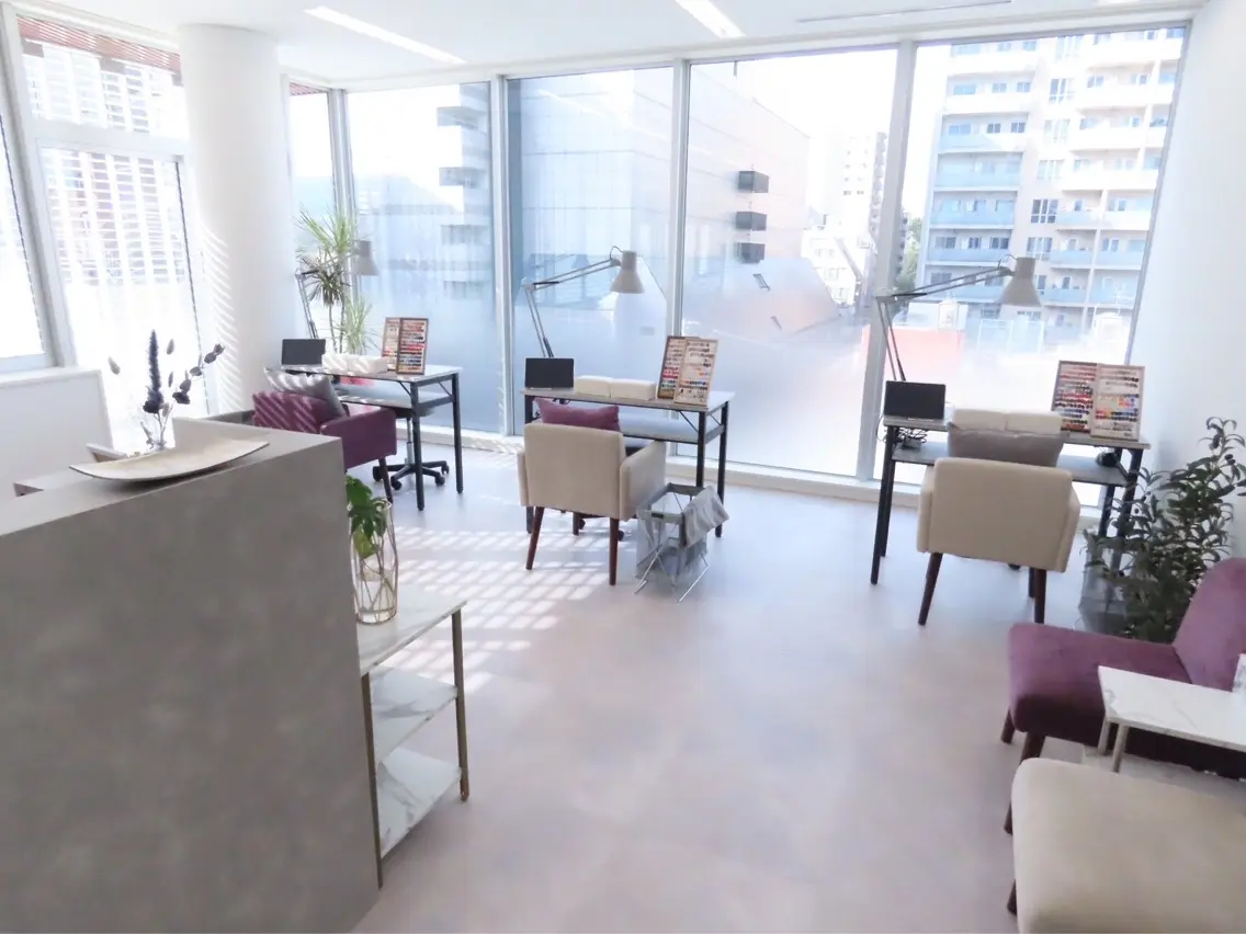 nail salon  LILi second.の内観・外観2