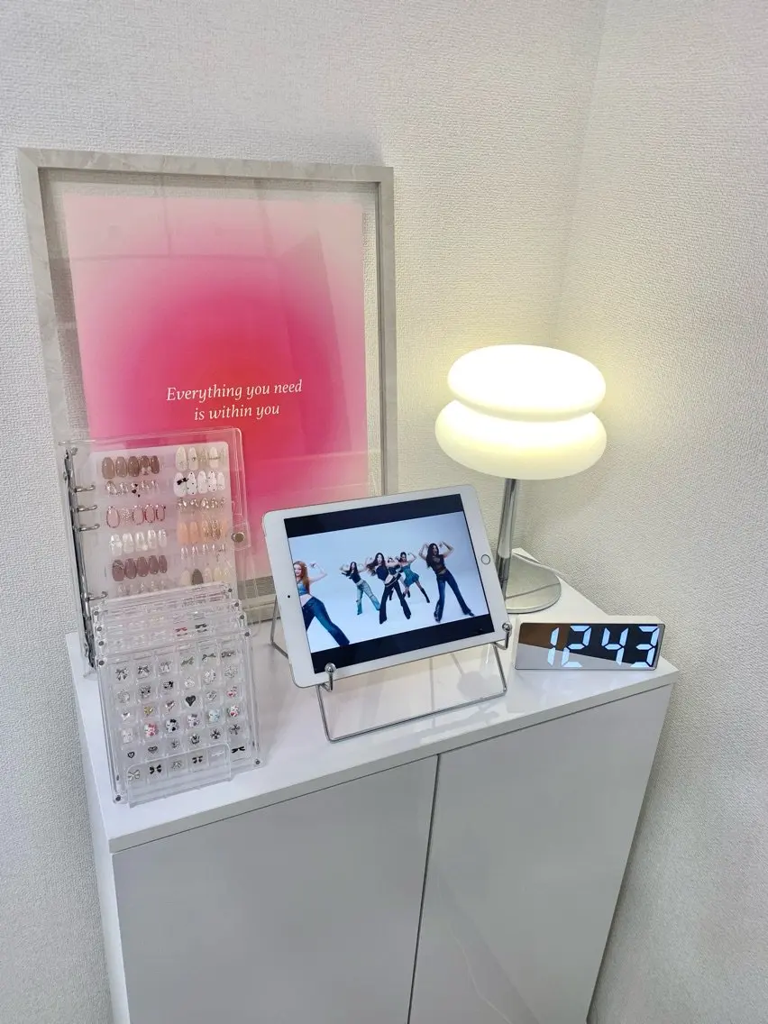 nail room LUNAの内観・外観2