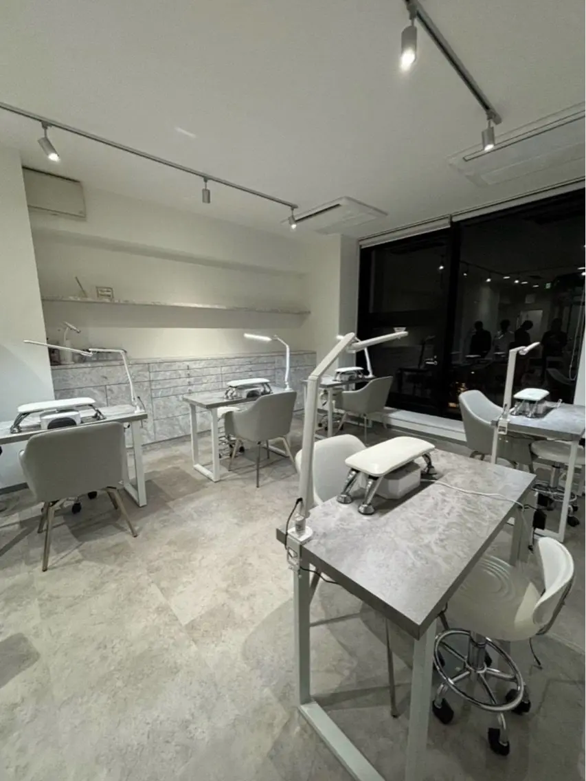 IROHA Nailの内観・外観1