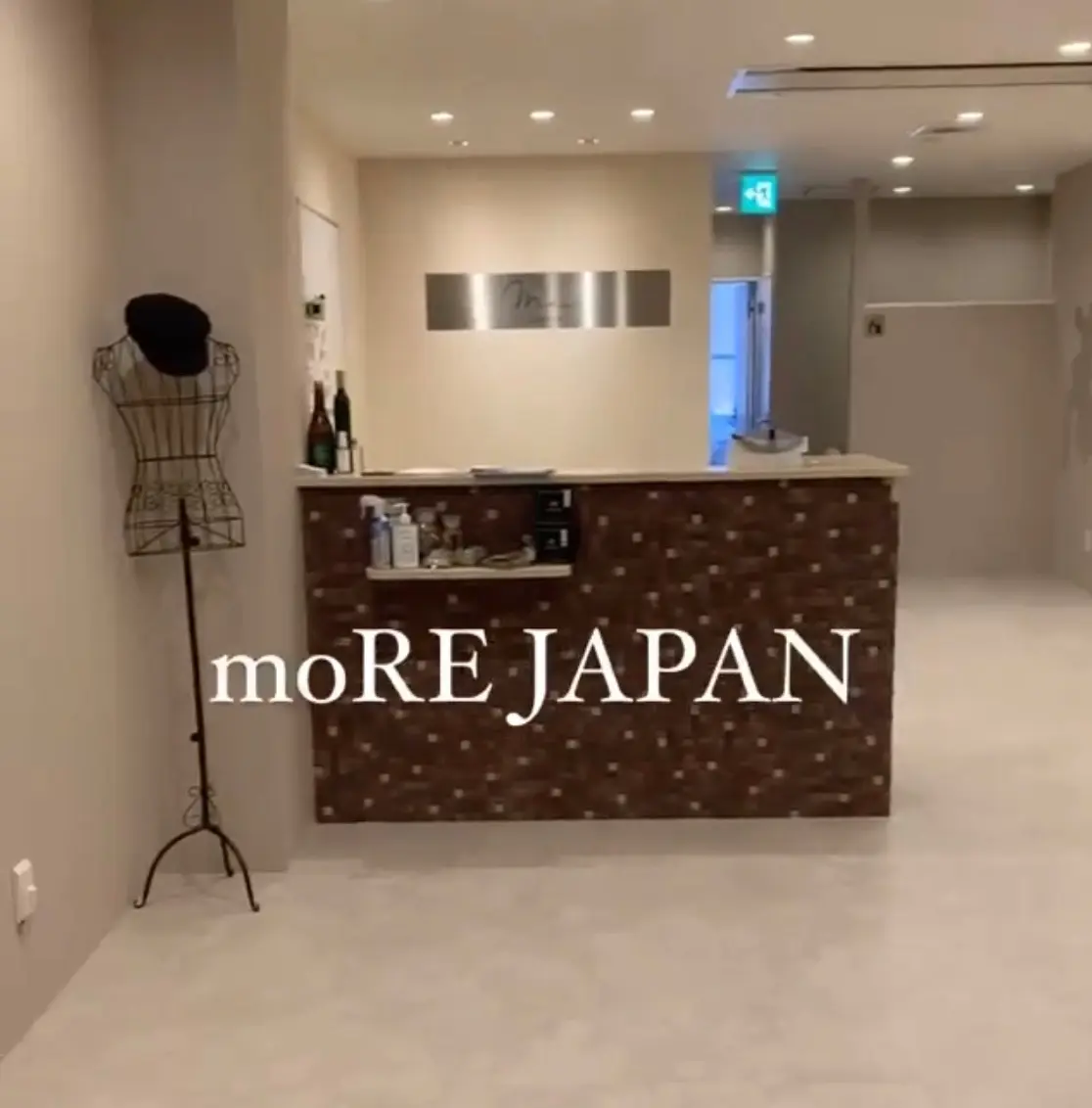 moRE  JAPANの内観・外観1