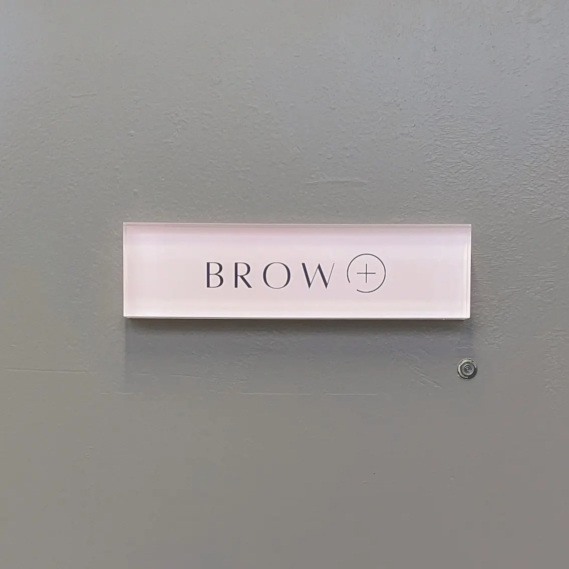 BROW+新越谷店の内観・外観3