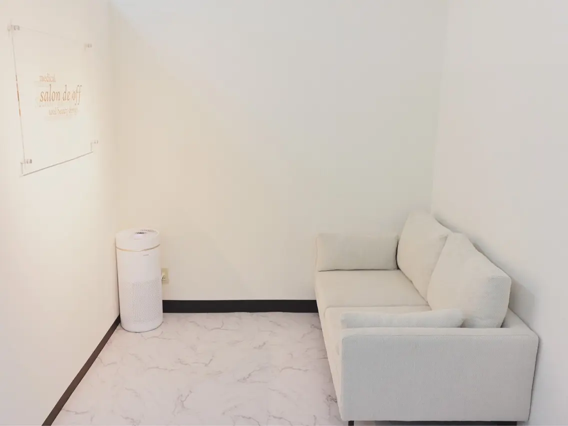 medical salon de off 堺東店の内観・外観1