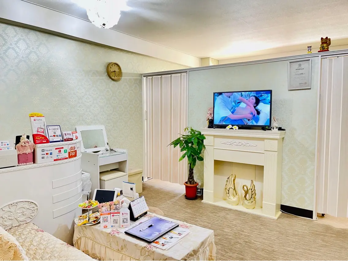 プリバード新宿店の内観・外観1