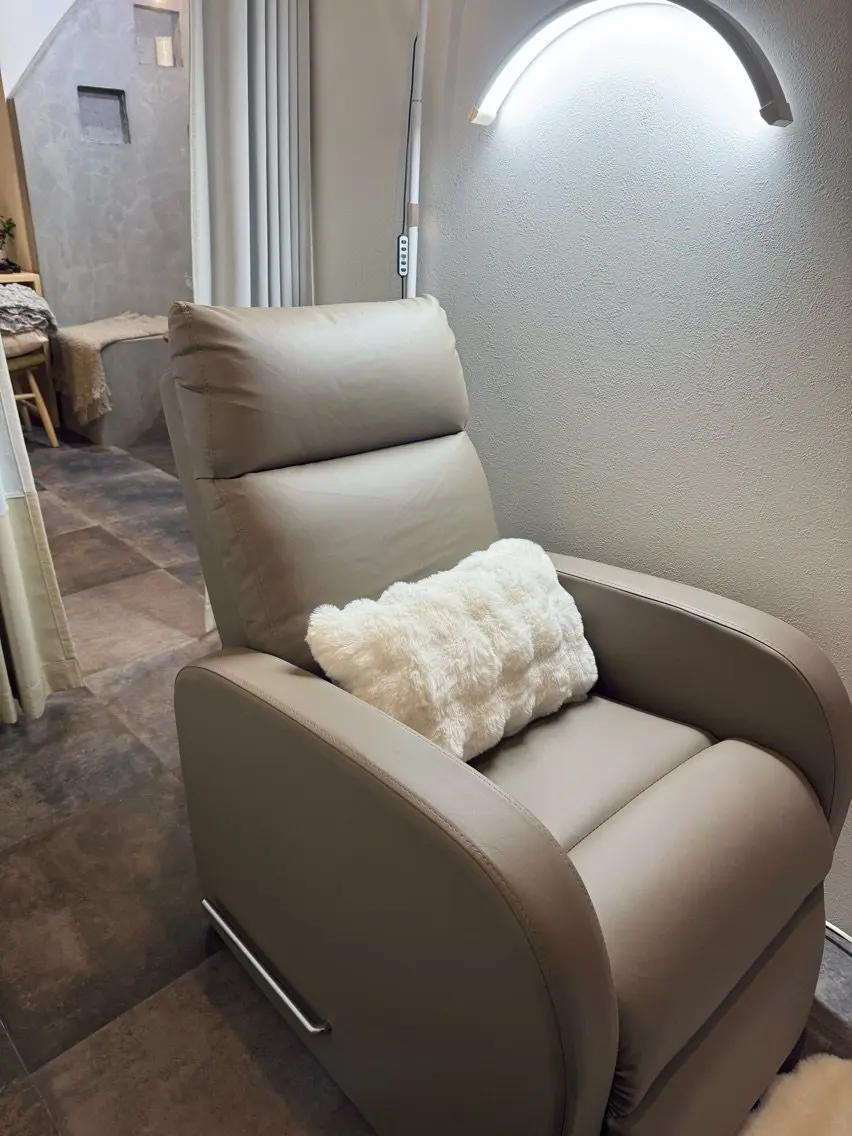 satoril　nail room 京橋店の内観・外観1