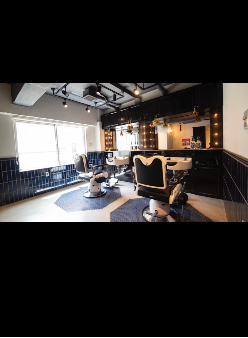 2Hbarbershop新宿理容室の内観・外観1