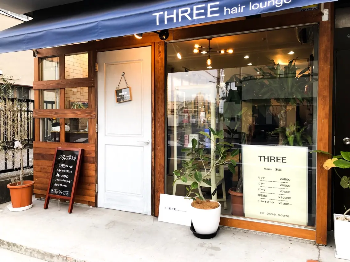 THREEの内観・外観3