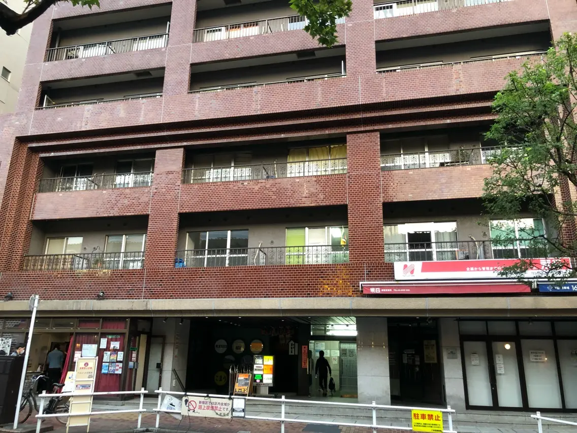 小顔矯正専門サロンACQUA西武新宿店の内観・外観1