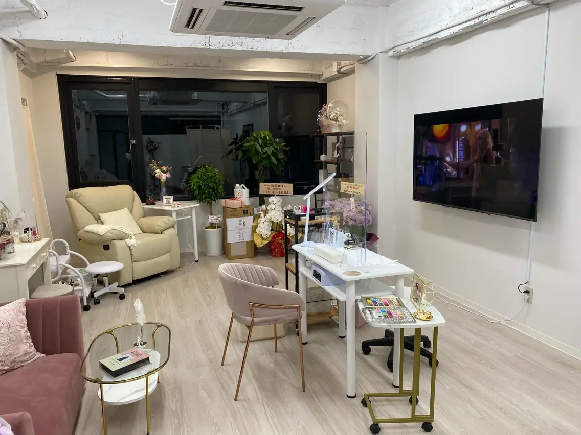 salon  Lilouの内観・外観1