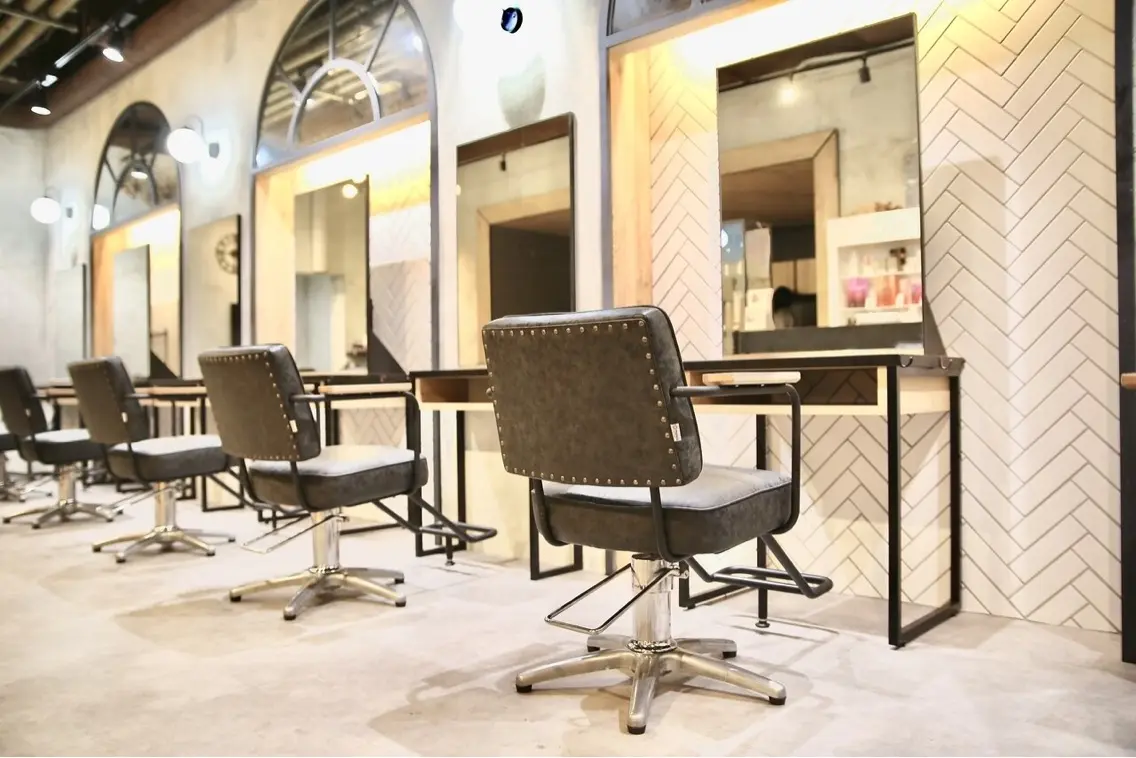 髪質改善　jewel box~私のトリートメント~東梅田店の内観・外観1