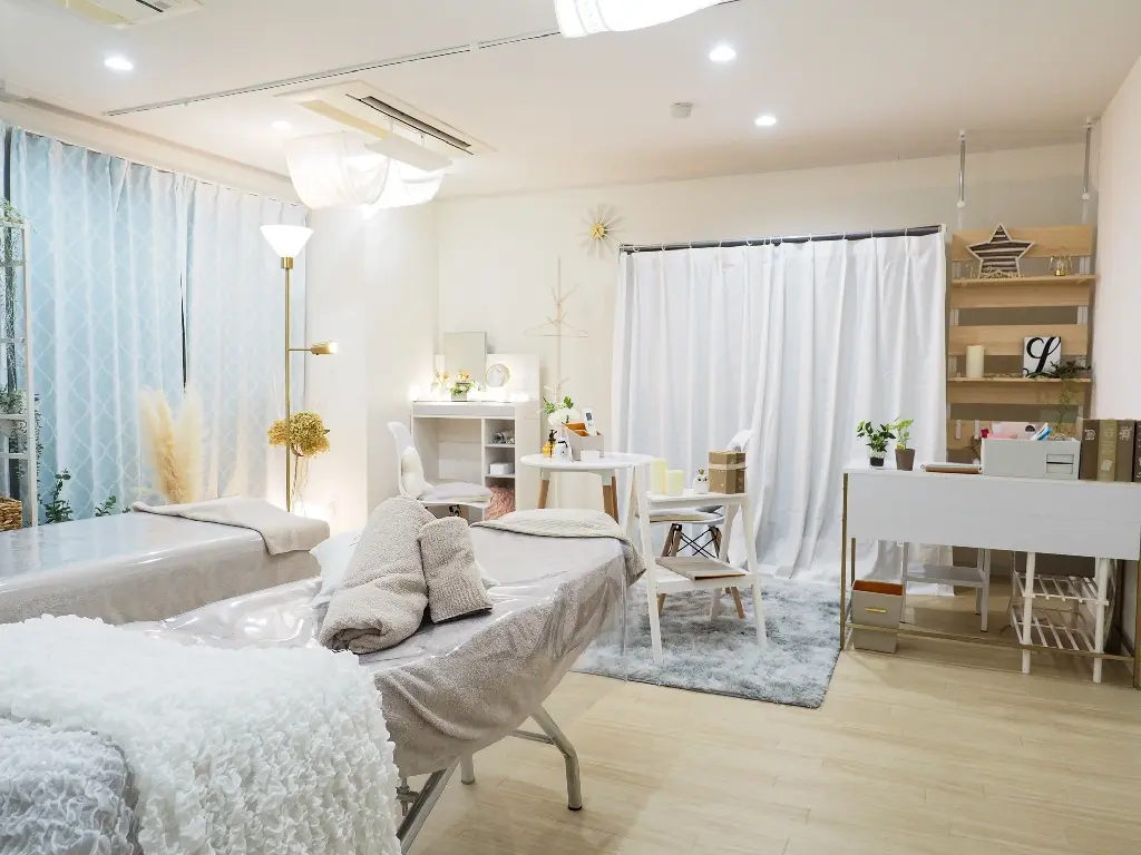 chouette grace 心斎橋　痩身×整体ボディ&フェイシャルの内観・外観2