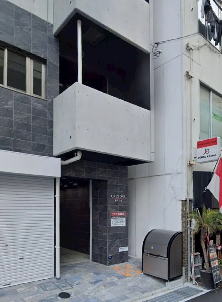 ロレインアイ三宮店の内観・外観1