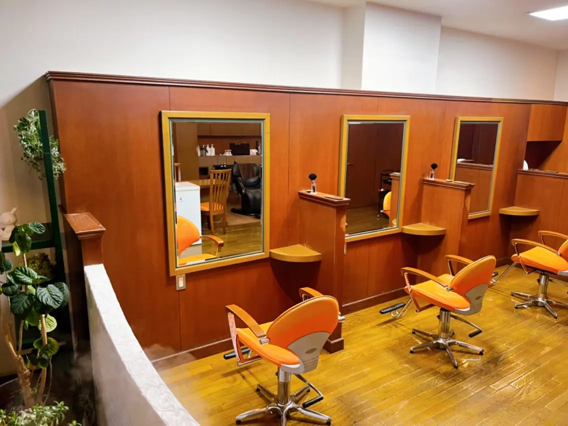 hair＆make SENSEの内観・外観2